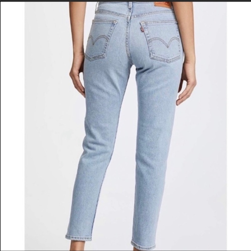Levi’s Wedgie Icon Jeanne - EUC